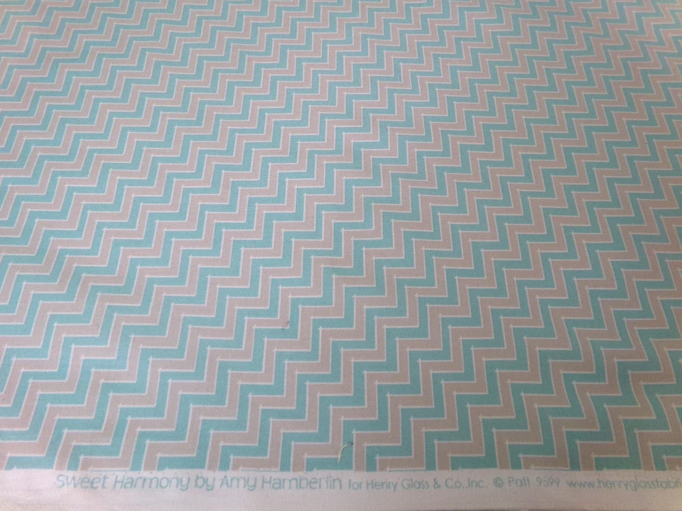 Tela de vidrio Henry Sweet Harmony #9599 de Amy Hamberlin aprox. 38x43. D25-2232 Foto 3 de 4