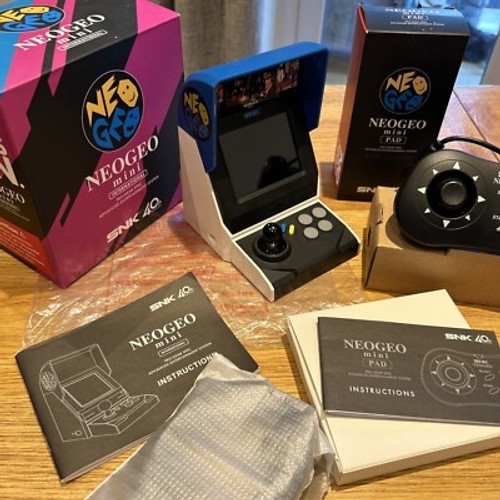 NEO GEO MINI SNK 40th ANNIVERSARY CONSOLE with OFFICIAL X PAD ALL BOXED 40 GAMES - Picture 1 of 24