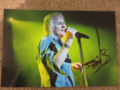 Bernie Shaw - Autogramm, Autograph, Signed (20x30 cm Bild, Foto)