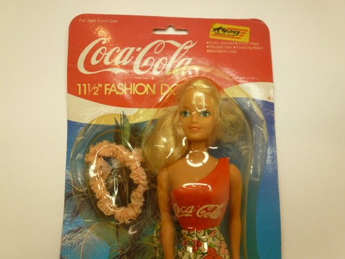 BBI TOYS 4020 COCA COLA FASHION DOLL - 11½" - UNUSED CONDITION ON CARD-BLISTER - Picture 2 of 7