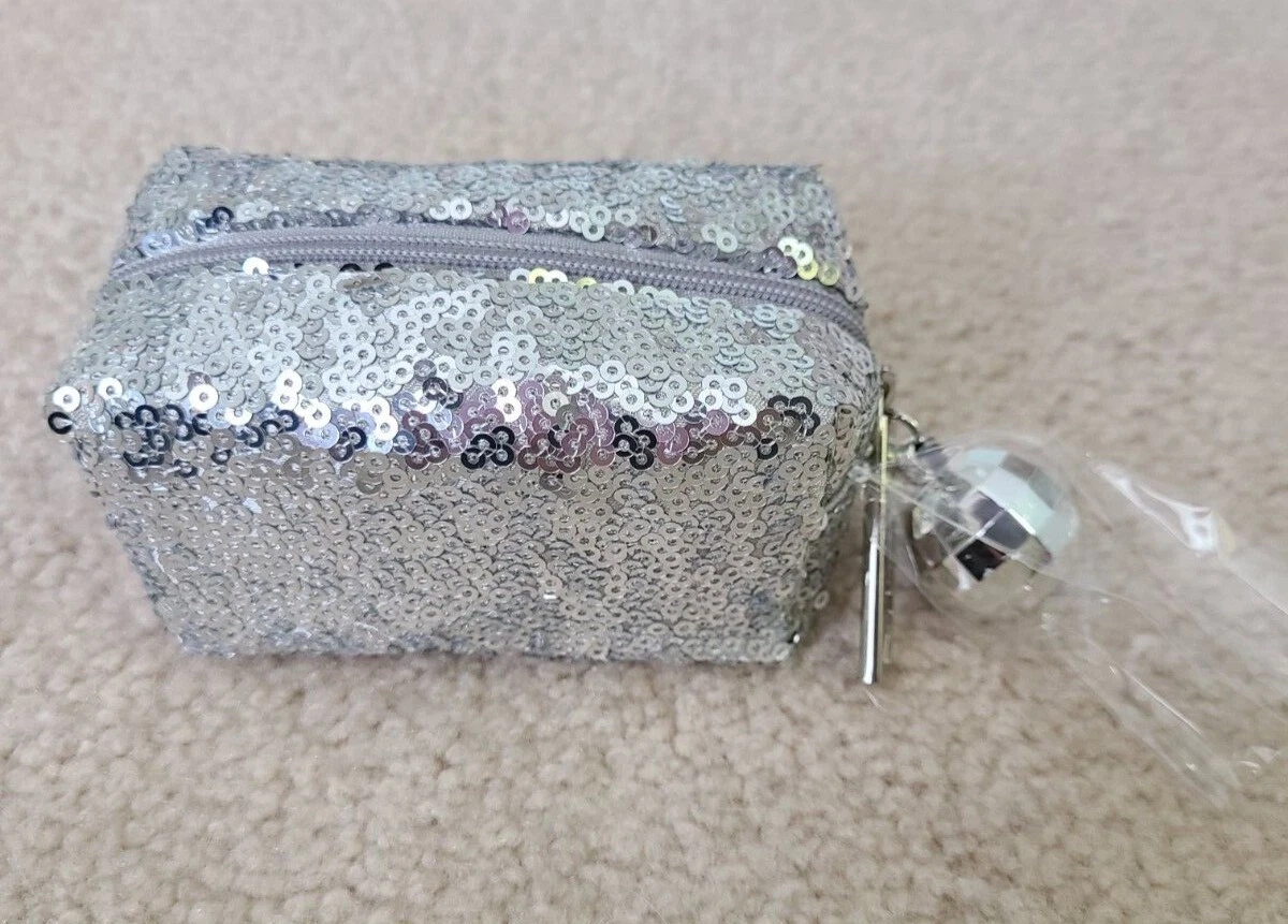 Mac Cosmetics Makeup Bag Holiday Wrap