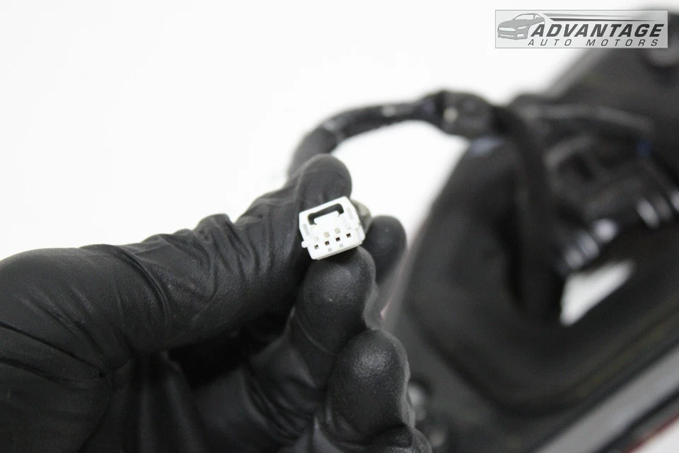 Nissan Máxima 2016-2018 sedán luz trasera derecha interior luz luz OEM Foto 4 de 4