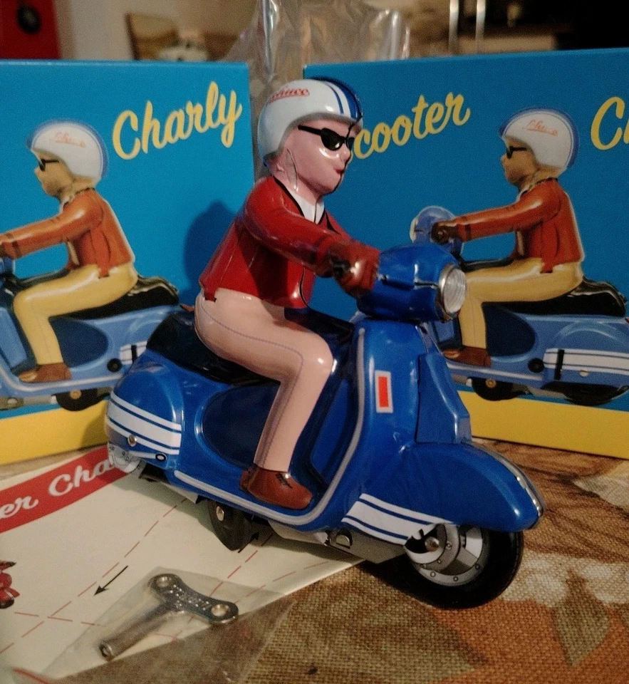 SCHUCO LIMITED EDITION 1500 - SCOOTER CHARLY - Modellino Rosso - #A97# - Immagine 3 di 4