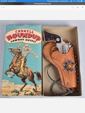 CIRCA 1950  s CARNELL ROUNDUP COWBOY OUTFIT HOLSTER  CAP GUN
