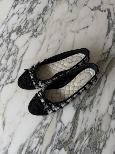 Chanel Ballet Flats Authentic Size 39.5 Tweed Rare Black White Shoes CC Logo
