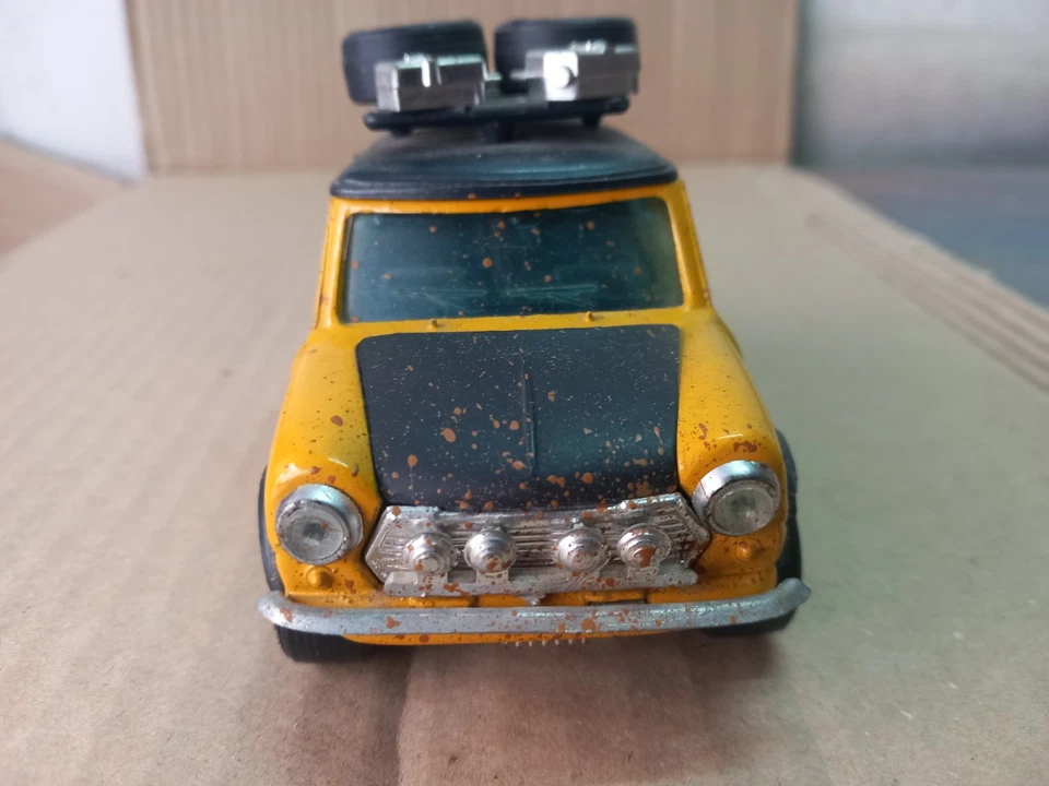 MINI MINOR COOPER  RALLY NACORAL 1:24 MADE IN SPAGNA - Immagine 3 di 4