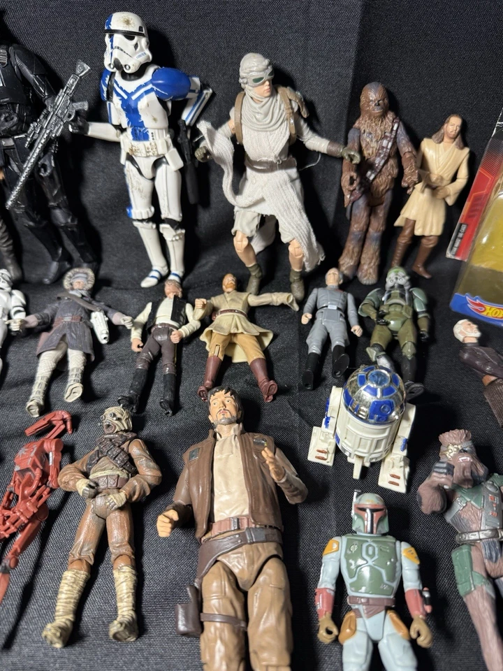 🔥Lote de 54 bonecos Star Wars Kenner Hasbro Disney PEZ Mash Ems carros navios🔥 - Imagem 4 de 4