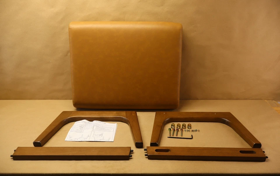 Otomana Baxton Studio Bianca marrón tostado y nogal Foto 2 de 4