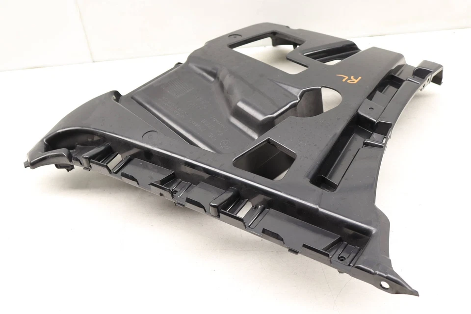 BMW 330E 2016-2018 - Soporte de montaje de parachoques trasero izquierdo 7384465 Foto 2 de 4