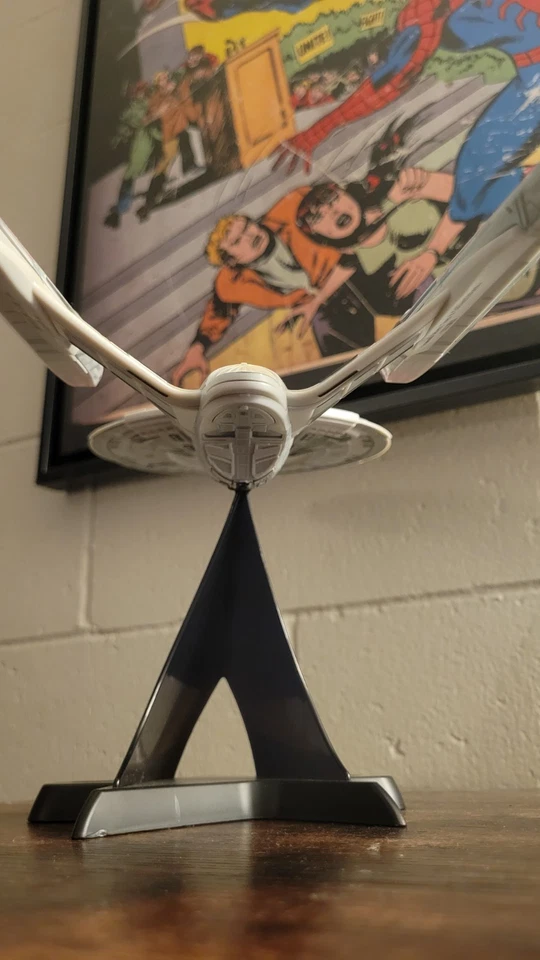 Star Trek Starship Legends - U.S.S Enterprise E  (Lights & Sounds Work!)  - Image 4 of 4