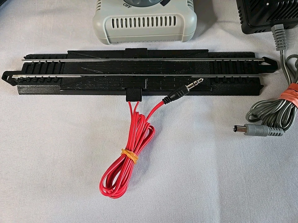 Bachmann HO 9" EZ-Trac 40 pc Curved & Straight + 9” Terminal, Transformer 46605A - Image 3 of 4