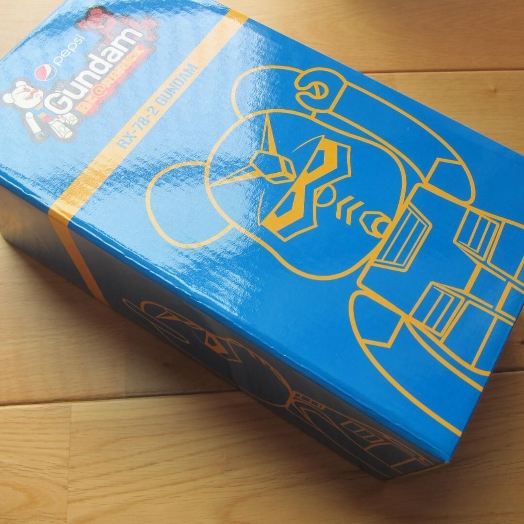 Bearbrick Gundam RX-78-2 PEPSI Limited 400% BE@RBRICK Bearbrick Gundam RX-78-2 PEPSI Limited 400% BE@RBRICK