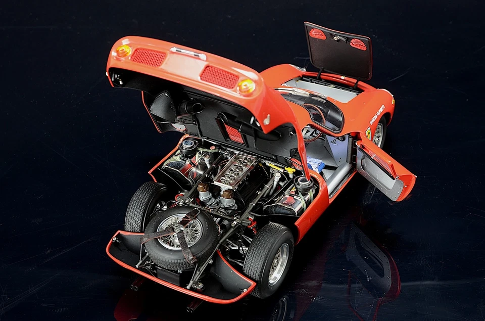 Ferrari 250 LM RHD #31 Winner 1964 Monza N. Vaccarella  in 1:18 scale by CMC - Image 2 of 4