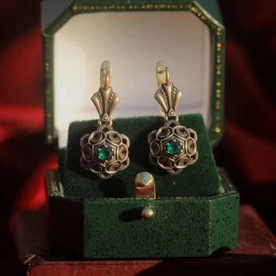 Boucles d'oreille Dormeuses Doré Vieilli Coquille nid d'abeille Un CZ Vert SB64 - Photo 1/4