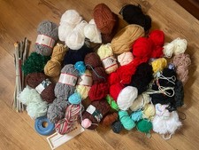 Mixed lot of various Wool odds , gauge & needles. Balls