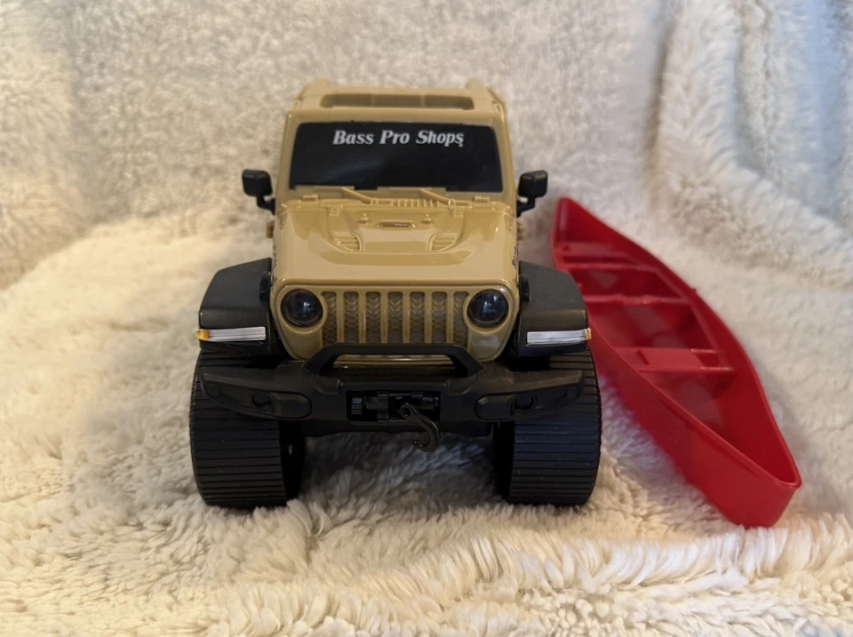 Toy Jeep Gladiator Rubicon Bass Pro Shops 2019 Incomplete with Canoe Tree House - Image 3 of 4