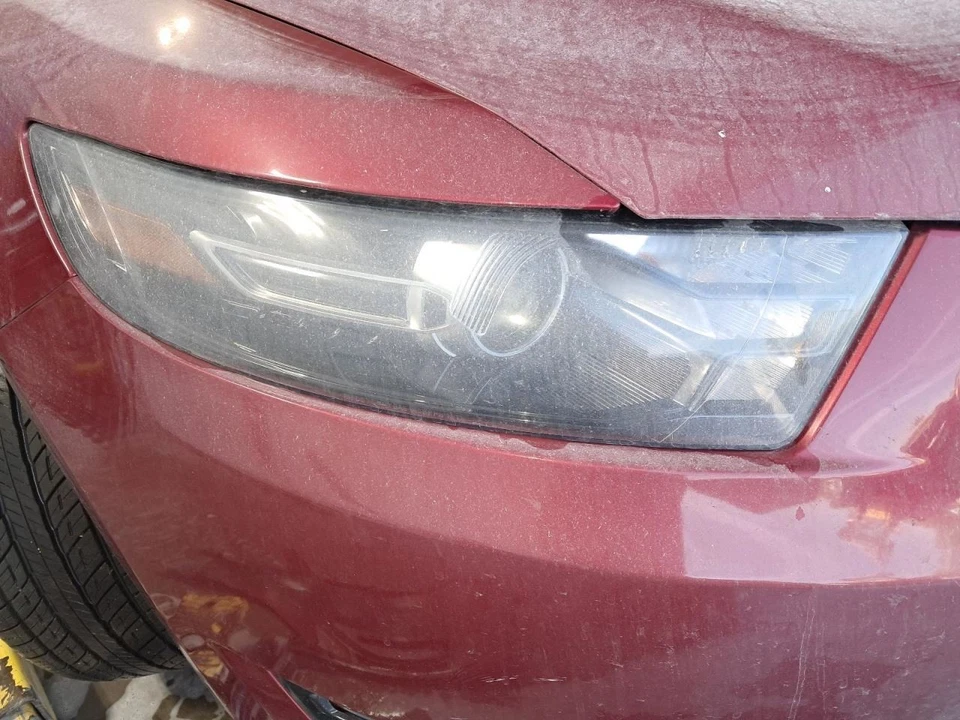 2016 Ford Taurus Passenger Headlight Assembly OEM Used 124K Miles Xenon HID - Image 3 of 4