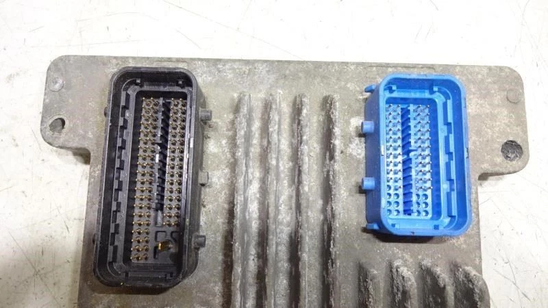 Engine ECM ID: 12576162 Fits 03-05 Chevrolet Cavalier 530206 Foto 3 de 4