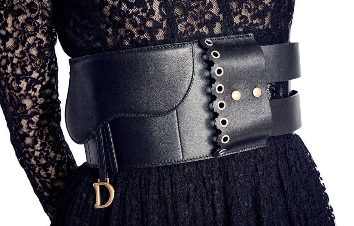 Stunning Authentic Christian Dior Black Leather Saddle Waist Stunning Authentic Christian Dior Black Leather Saddle Waist