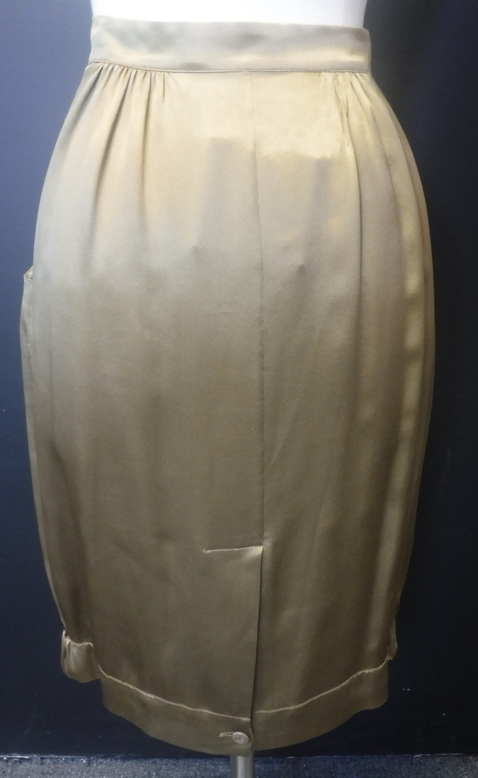 Gonna al ginocchio YVES SAINT LAURENT 100% seta verde oliva oro taglia Fr 38 US 6