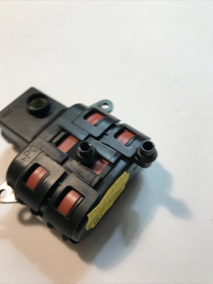 148001375 ELEMENTO / ESPACIO PARA LAS PIERNAS DERECHO W140 S320 S500 S600 600SEL 500SEC 320SE 600 Foto 3 de 4