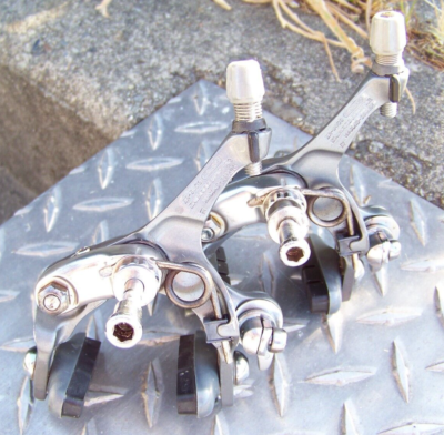 Shimano 600 tricolour BR6400 dual pivot brake calipers Fahrradbremssättel €25 – Retro Bike Rotterdam