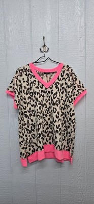 NWT 1X Heimish Leopard Print V-Neck Knit Top with Pink Trim
