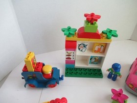 Duplo # 10546 Supermarket with car Customer Clerk Food Blocks Delivery Truck
