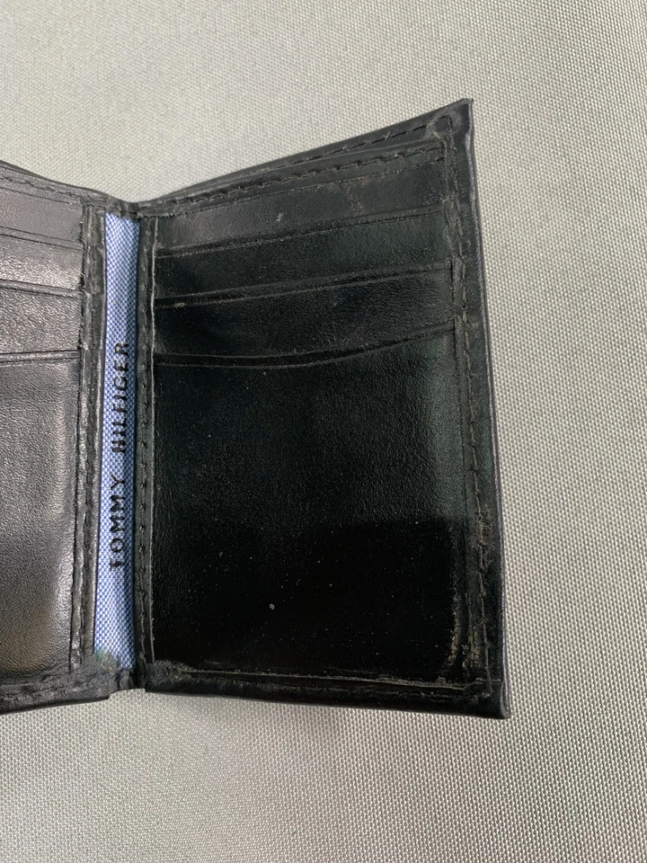 Tommy Hilfiger Cartera Para Hombres Cuero Negro Triple Identificación Ventana Logo Placa Estuche para Tarjetas Foto 4 de 4