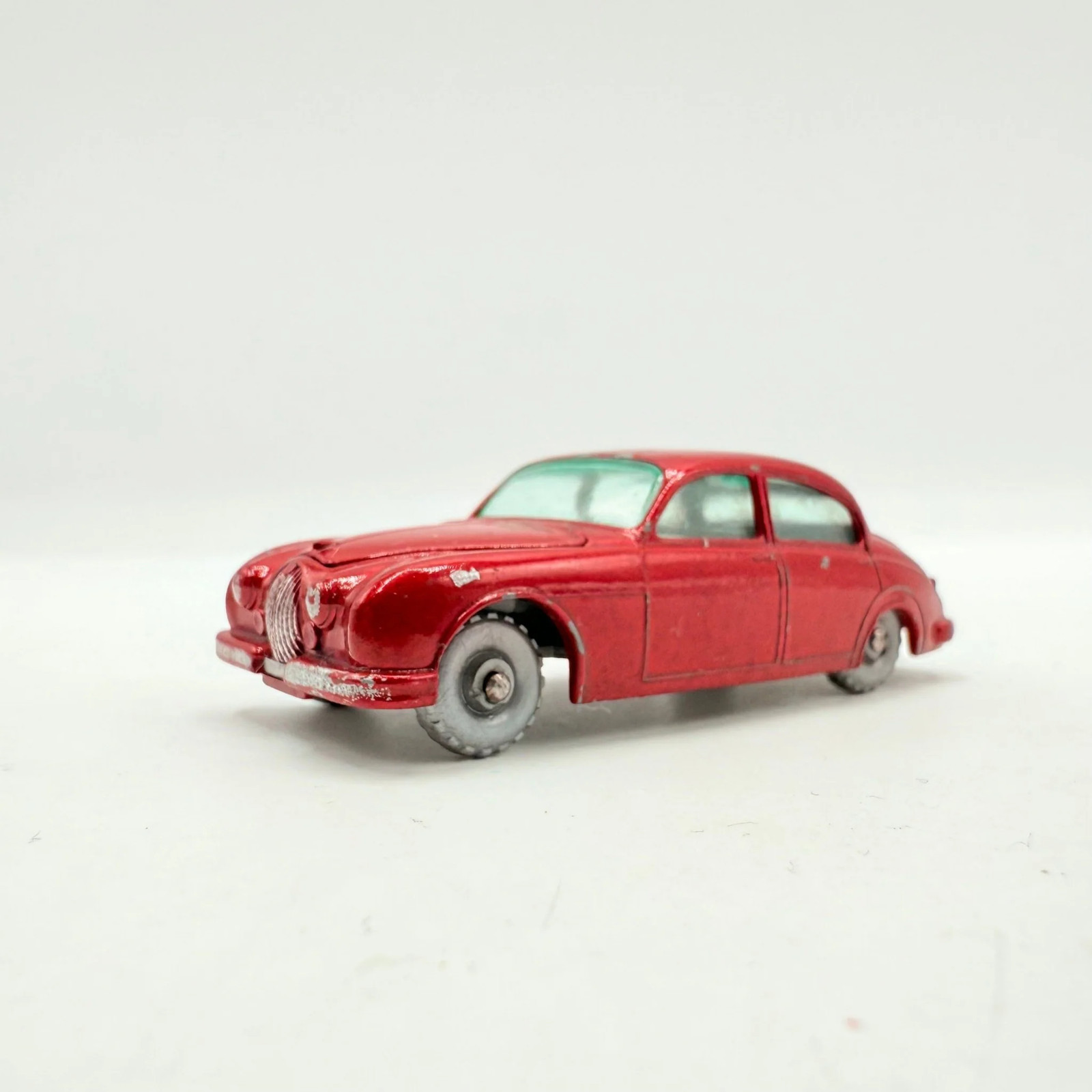 Matchbox 65b, Jaguar Sedan - Free Price Guide & Review