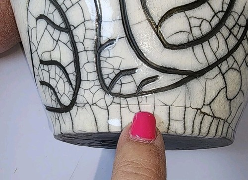 White Crackle Glaze Raku Pottery Vase Angels Heart Sgraffito Signed 9" H Cracked - Picture 12 of 21