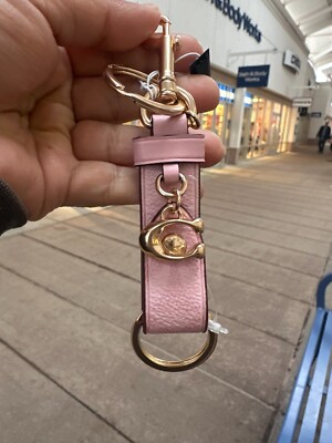 【新品】COACH ピンク レザー キーホルダー COACH ピンク レザー チャーム キーホルダー - メルカリ
