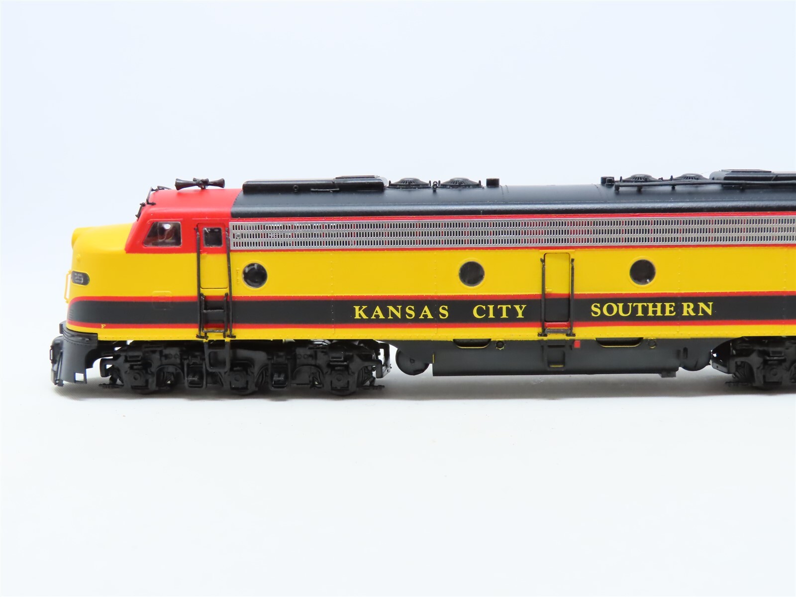 HO Scale Proto 2000 KCS Kansas City Southern EMD E8/9A Diesel