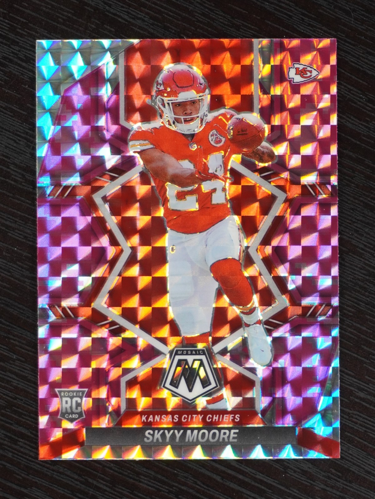 SKYY MOORE 2022 Mosaic PINK CAMO PRIZM RC Rookie #319 Kansas City Chiefs
