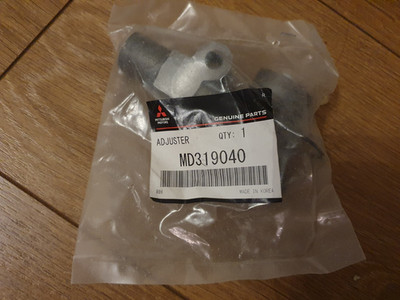 Mitsubishi OEM Adjuster Timing Belt Tensioner MD319040