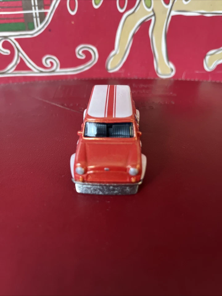 Hot Wheels Scooby Doo Cuerpo Donante Suelto '67 Austin Mini Van Diecast-¡Sin Ruedas! Foto 2 de 4