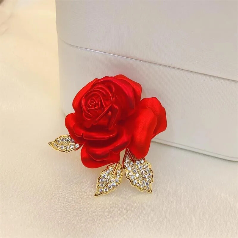 Temperament Red Rose Brooch High-end Suit Accessories Pins Exquisite Brooch
