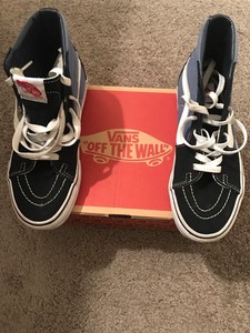 white tennis shoes vans