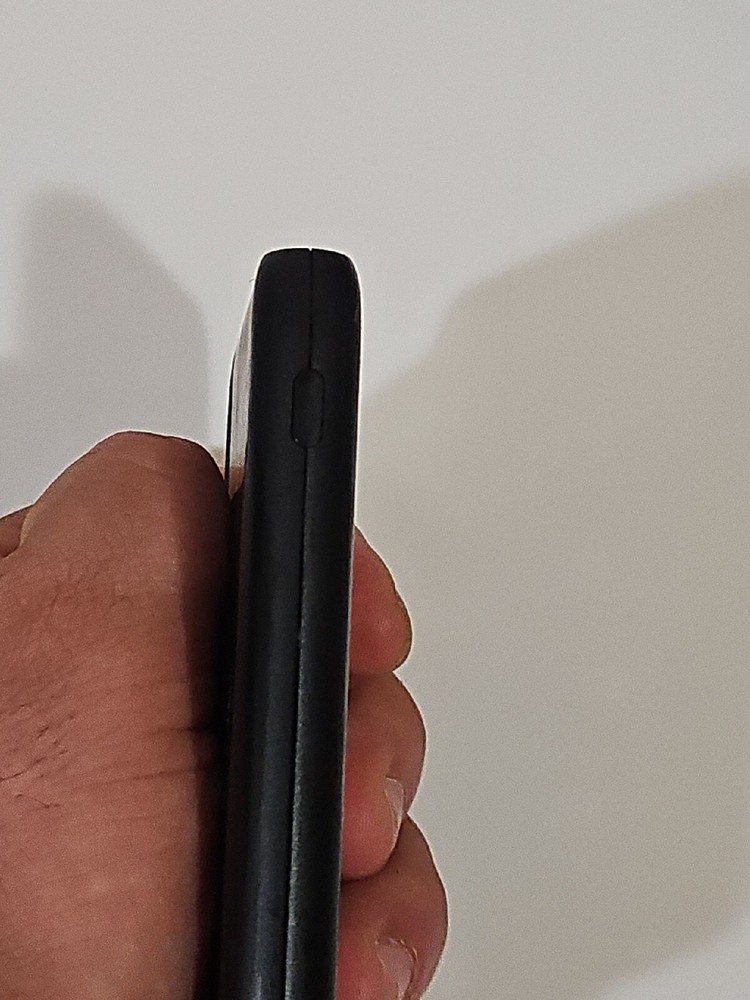 16WMS126-BLK 2000mAh Compact Power Bank for On-the-Go Charging  