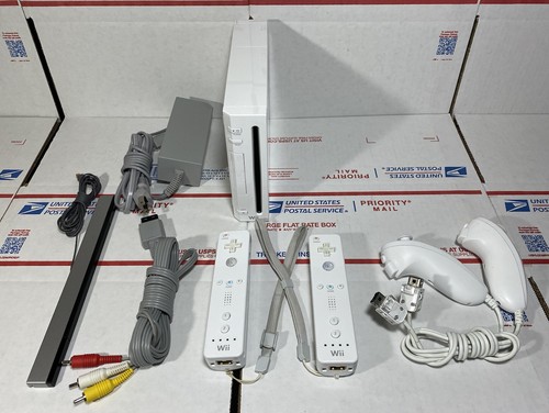Nintendo Wii Konsole Bundle Gamecube kompatible Version - VERSAND AM SELBEN TAG - GARANTIE - Bild 1 von 9