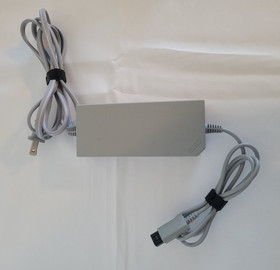 Nintendo Wii RVL-001 2006 White Console with 2 Controllers - Untested/Parts Only