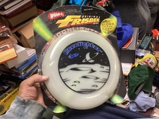 Wham-O Pro Moonlighter Frisbee 130 Grams, Glows in the Dark