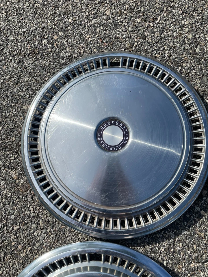 Genuine set 1979 to 1989 Dodge Diplomat D100 D150 Chrysler 15 inch hubcaps - Image 3 of 4