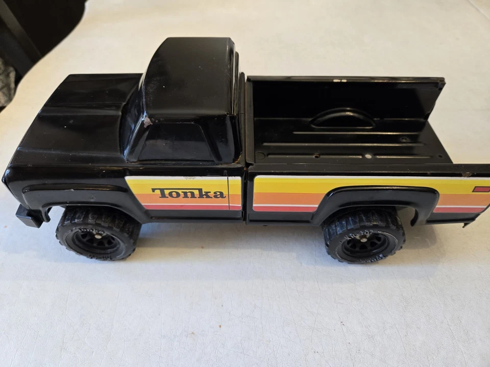 Camioneta de juguete Tonka de colección 4x4 ruedas vehículo negro acero prensado hecha en EE. UU., leer Foto 3 de 4