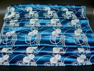 A NICE ANTIQUE CHINESE BROCADE COBALT BLUE SILK BOLT PANEL W FLOWERS, 592" L