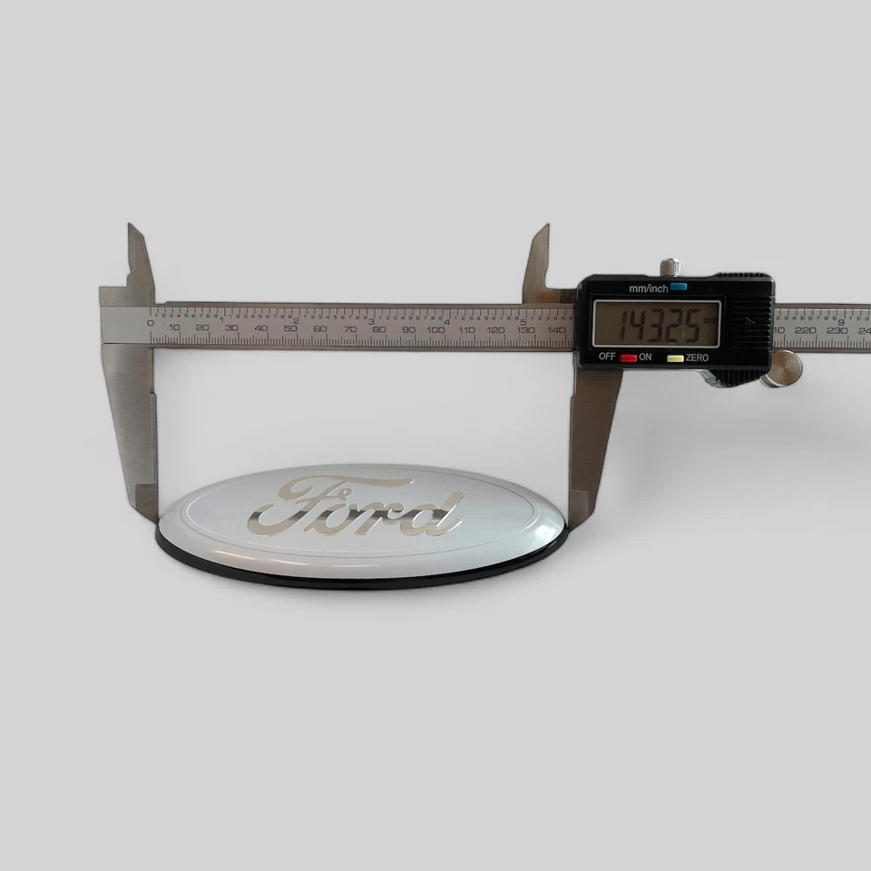Placa de identificación trasera de maletero con logotipo de Ford ovalada de 5" Taurus C-Max Escape Focus Foto 4 de 4