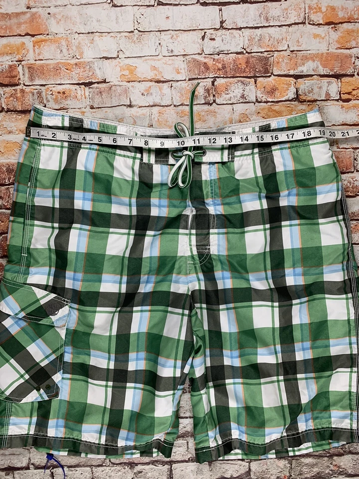 Bañador Timberland para hombre 38 pantalones cortos de natación verdes a cuadros forrados Foto 3 de 4