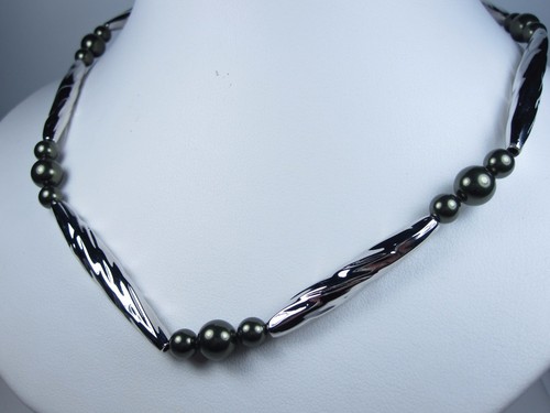 Nina Ricci Rhodium Plated Pearl 