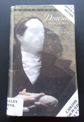 Book Dracula By Bram Stoker Hard Cover 2004