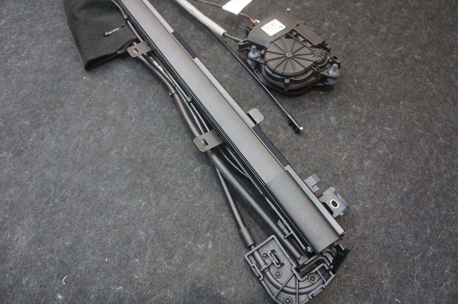 Rear Back Window Roll Up Sun Shade Powered 51467425528 Bmw 750 